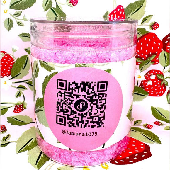 Strawberry Bath Salts Handcrafted Organic Essential Oils Non Toxic Ingredients - Picture 1 of 4